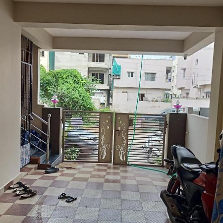 فيساخاباتنام Sri Govinda Nilayam Home Stay 1 المظهر الخارجي الصورة