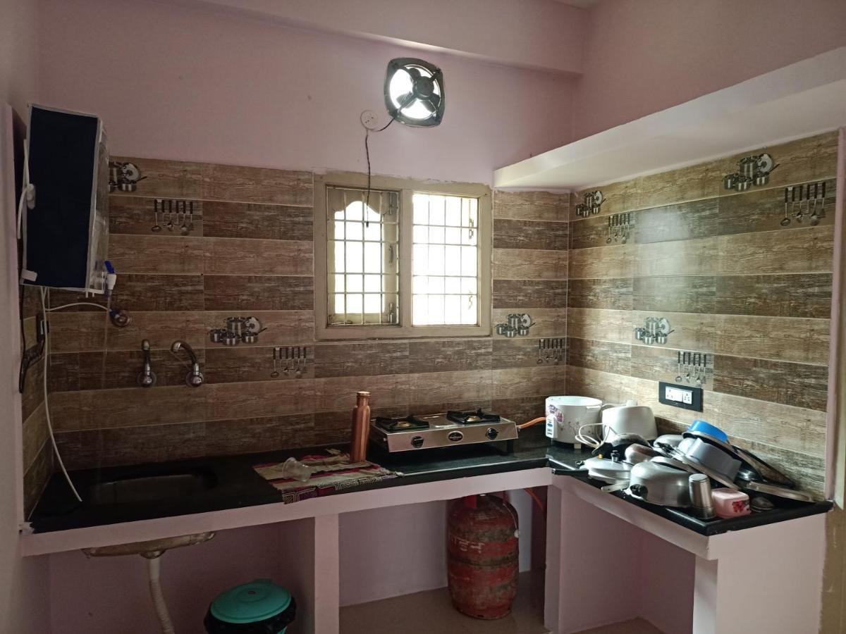 فيساخاباتنام Sri Govinda Nilayam Home Stay 1 المظهر الخارجي الصورة